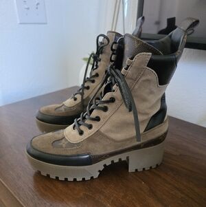 Louis Vuitton Star Trail Boots
